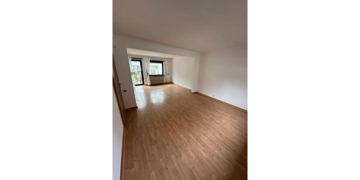 Doppelhaushälfte Düsseldorf Stadtbezirk 6 - 5 Zimmer, 154 m&sup2;, 2.600&euro; | Angebot:26051077