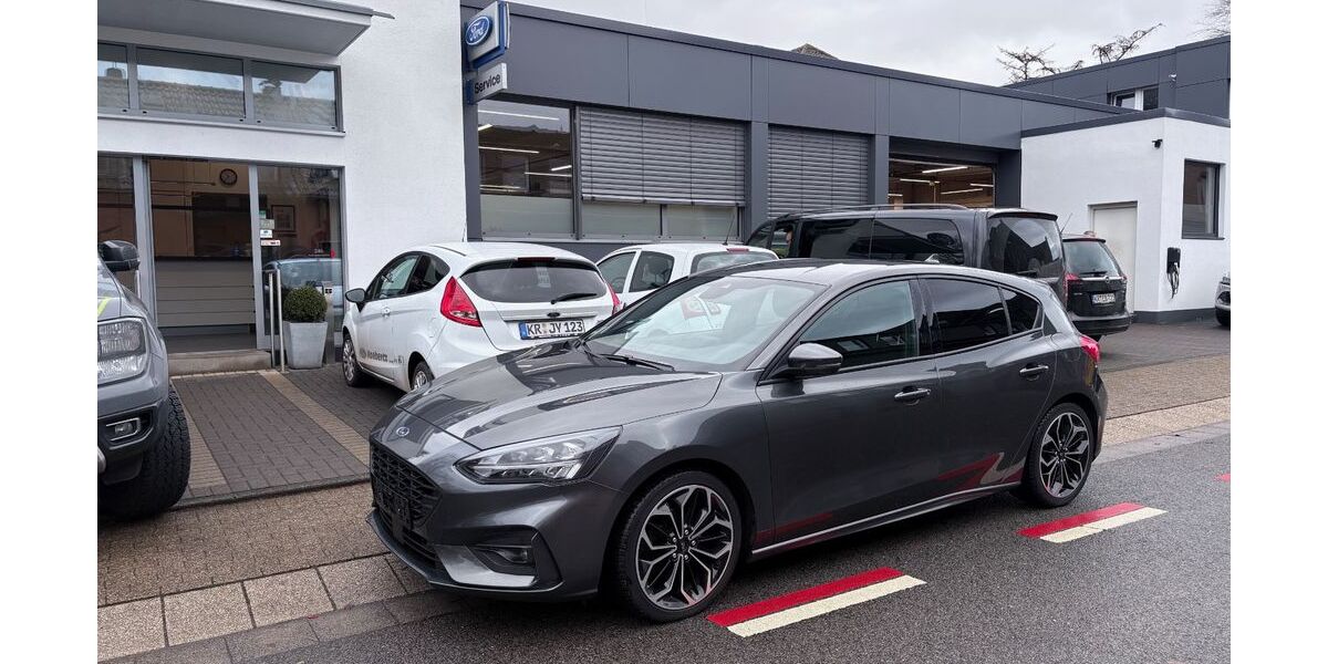 Ford Focus 48.999 km 17.590 &euro; Krefeld 47839