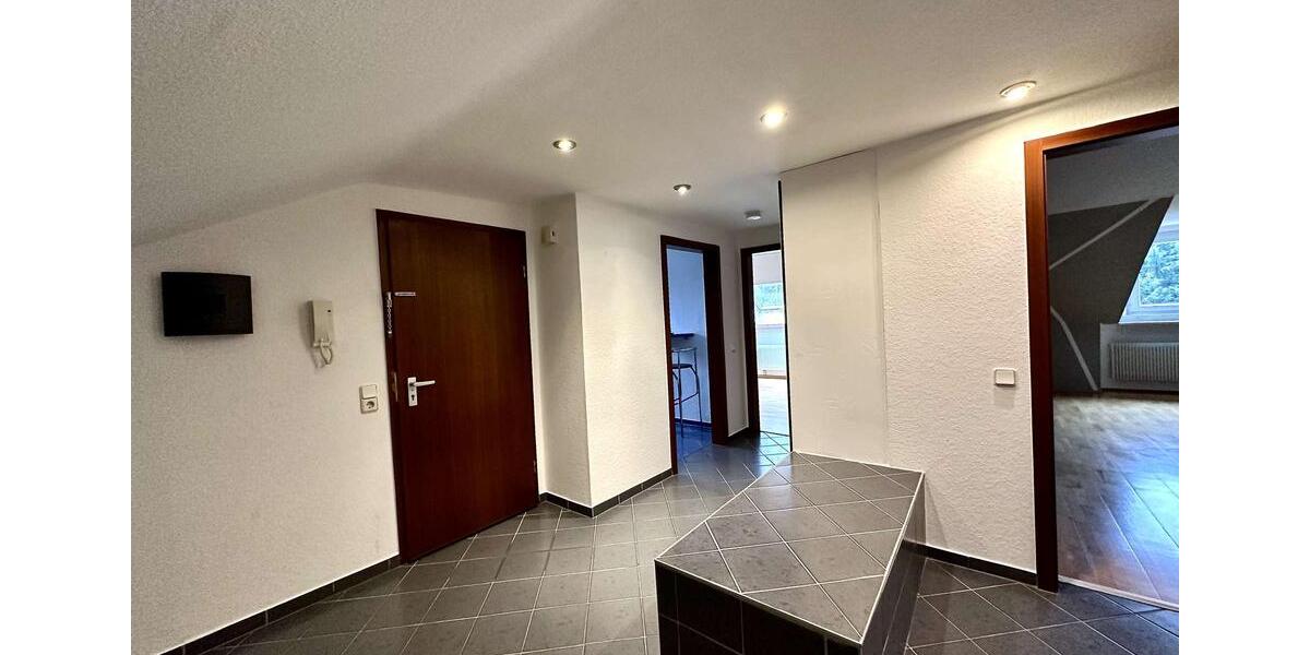 Dachgeschoßwohnung Oberhausen - 3 Zimmer, 85 m&sup2;, 595&euro; | Angebot:26532496
