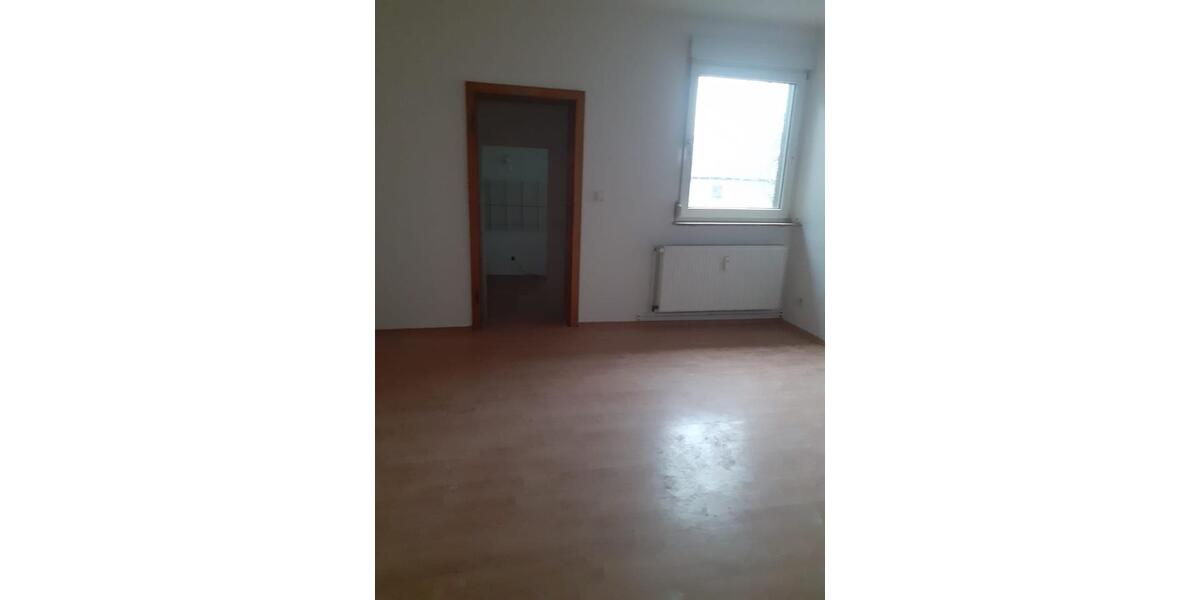 Etagenwohnung Duisburg Mittelmeiderich - 4 Zimmer, 105 m&sup2;, 1.400&euro; | Angebot:25865880