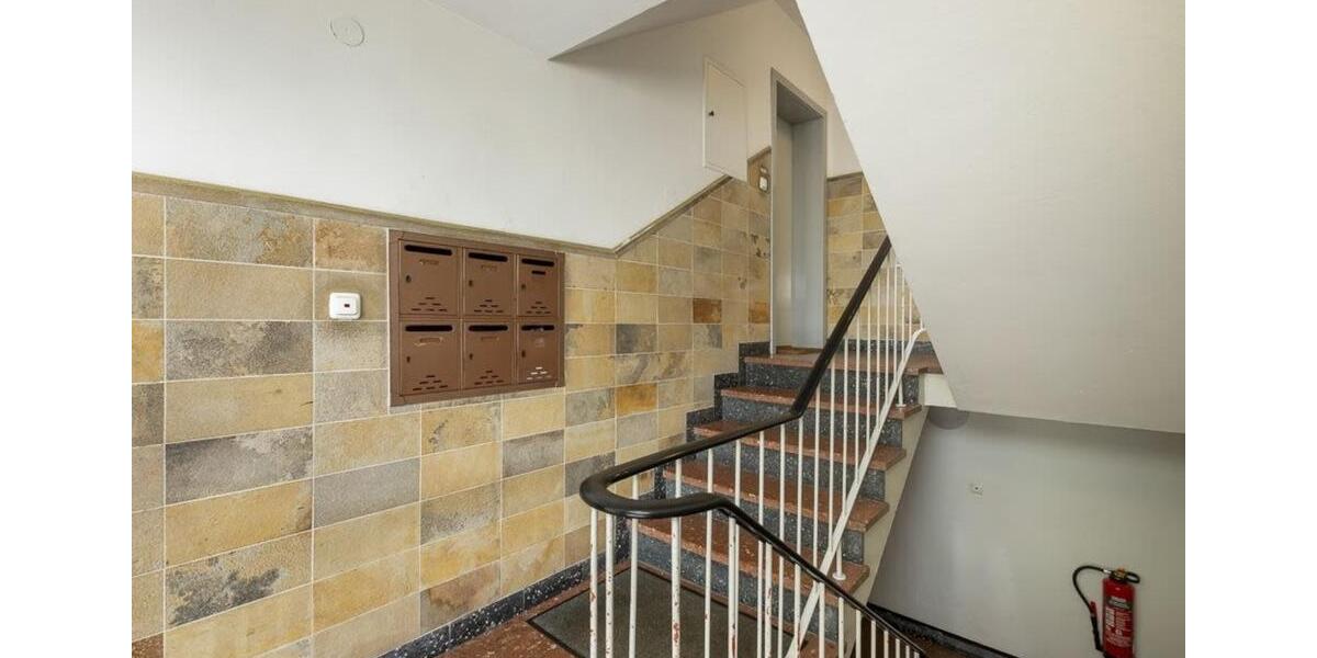 Dachgeschoßwohnung Essen Stadtbezirk III - 3 Zimmer, 55 m&sup2;, 590&euro; | Angebot:25811924