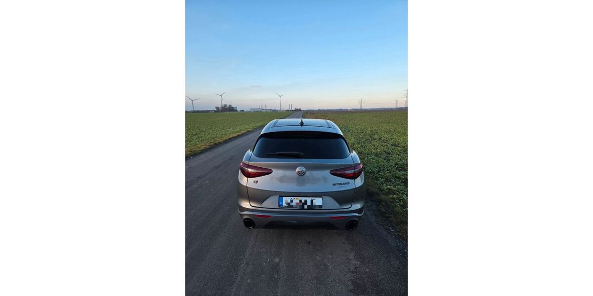 Alfa Romeo Stelvio 95.500 km 26.950 &euro; Tönisvorst 47918