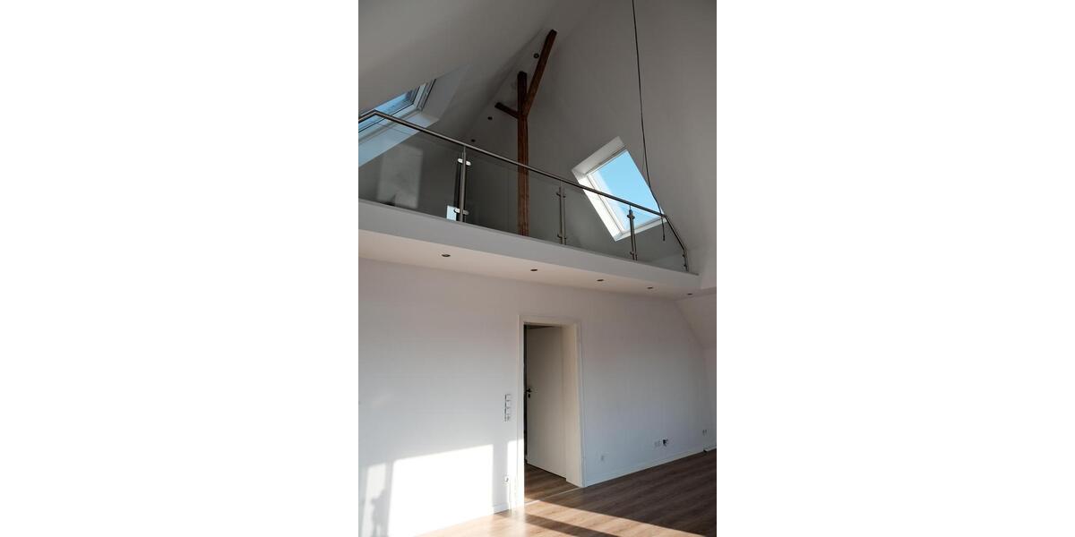 Dachgeschoßwohnung Duisburg Hochheide - 4 Zimmer, 120 m&sup2;, 1.150&euro; | Angebot:25640742