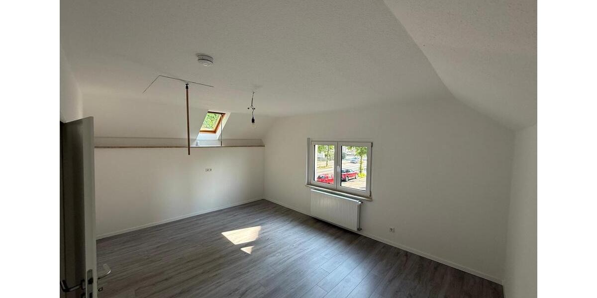 Etagenwohnung Duisburg Angerhausen - 3 Zimmer, 148 m&sup2;, 1.800&euro; | Angebot:26546011