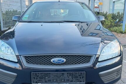 Ford Focus 82.000 km 2.699 &euro; Oberhausen 46047
