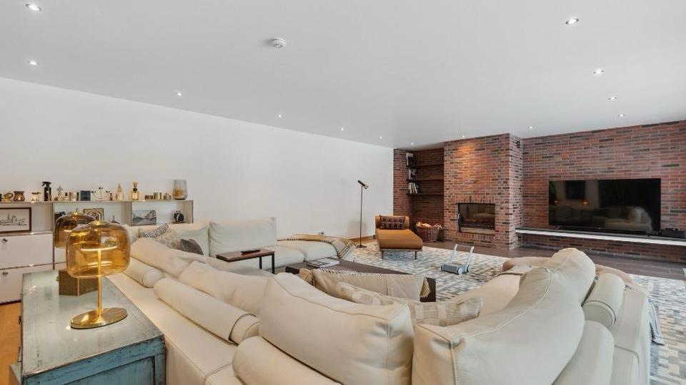 Villa Krefeld Benrad - 7 Zimmer, 305 m&sup2;, 2.199.000&euro; | Angebot:27083290