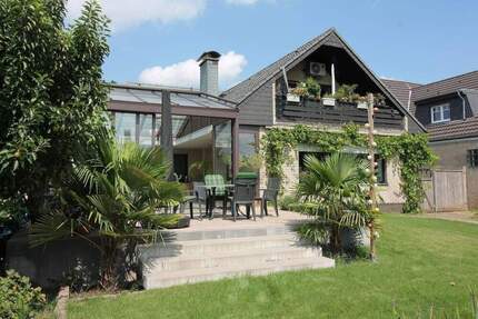 Haus Rheinberg Ossenberg - 7 Zimmer, 257 m&sup2;, 550.000&euro; | Angebot:25670153