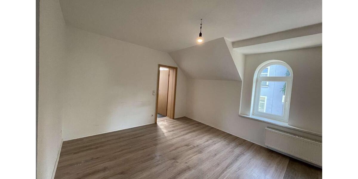 Dachgeschoßwohnung Duisburg Mittelmeiderich - 2 Zimmer, 61 m&sup2;, 453&euro; | Angebot:25545639