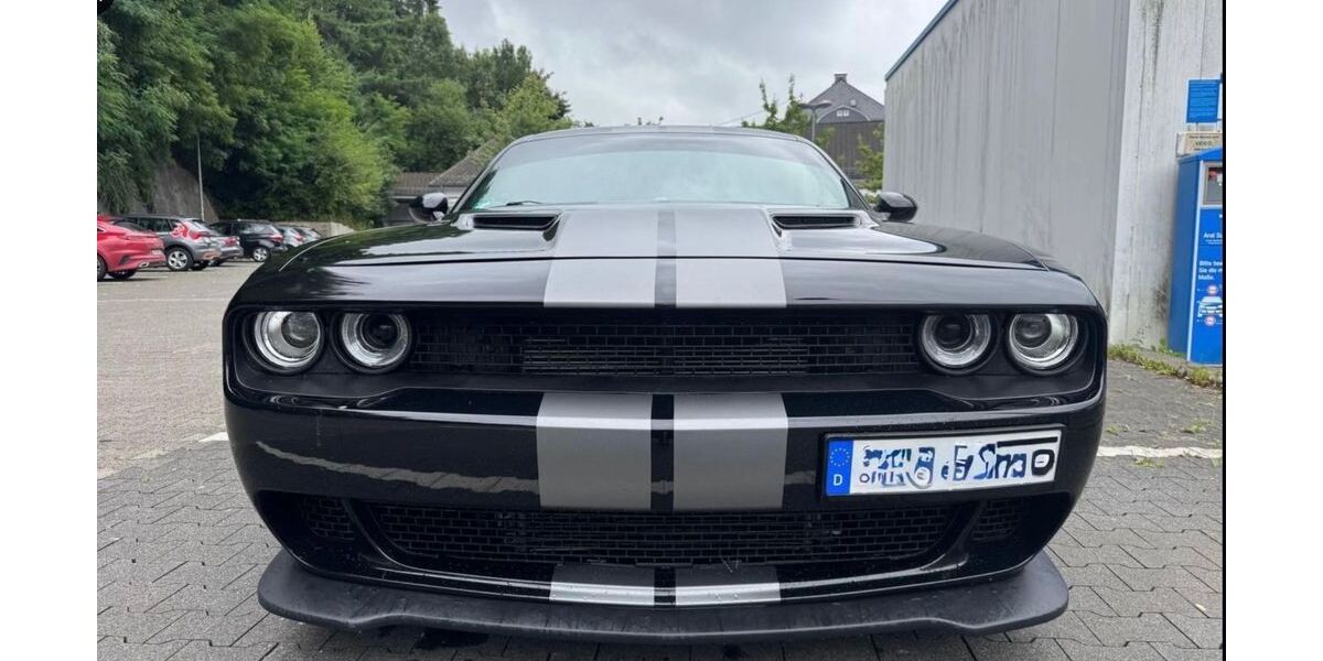 Dodge Challenger 106.000 km 19.999 &euro; Krefeld 47839