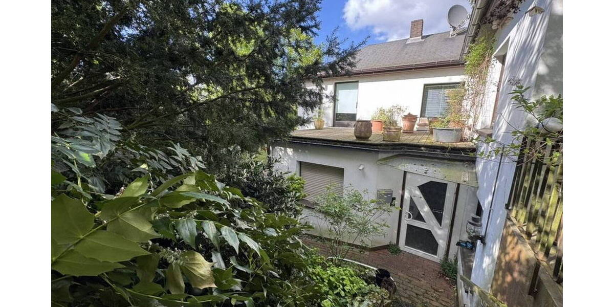 Einfamilienhaus Essen Bergerhausen - 8 Zimmer, 180 m&sup2;, 440.000&euro; | Angebot:26583846