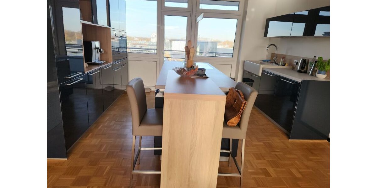 Provisionsfrei* Golzheim - wegen Auswanderung direkt vom Eigentuemer sanierte 4 Zi- Wohnung mit hochwertiger Kueche - 4- Düsseldorf Stadtbezirk 5 | Angebot:26758552