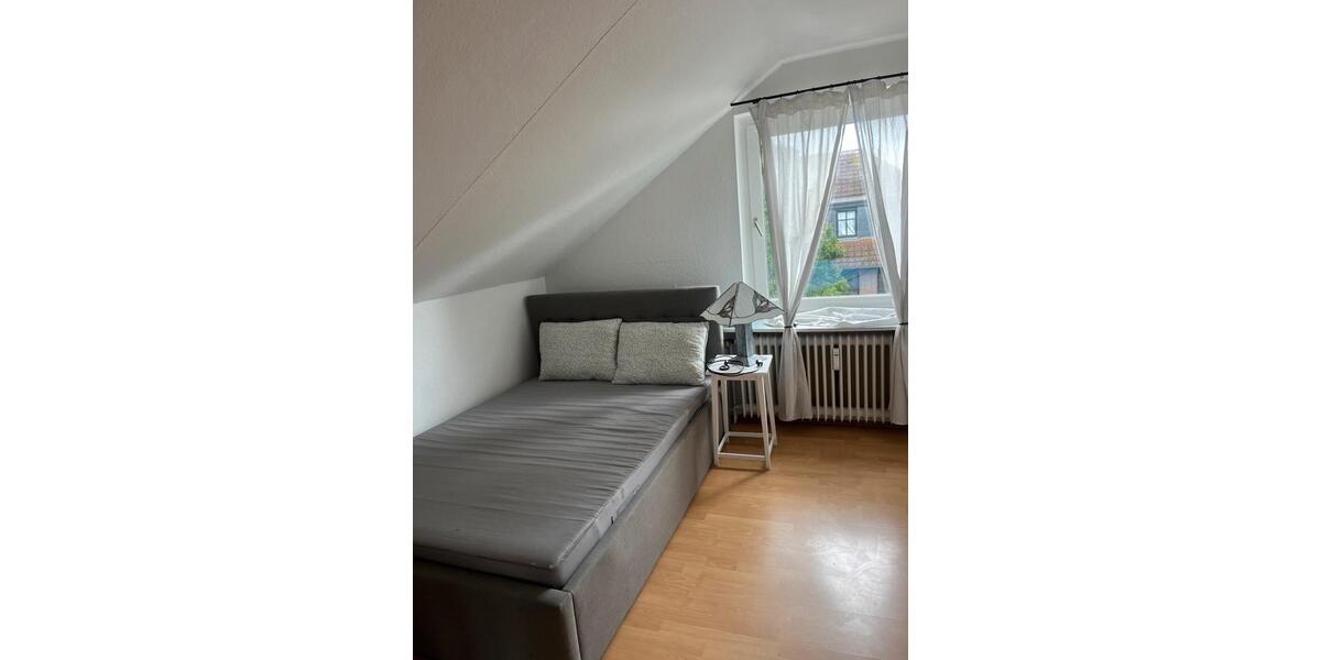 Dachgeschoßwohnung Moers - 2 Zimmer, 36 m&sup2;, 640&euro; | Angebot:26677995