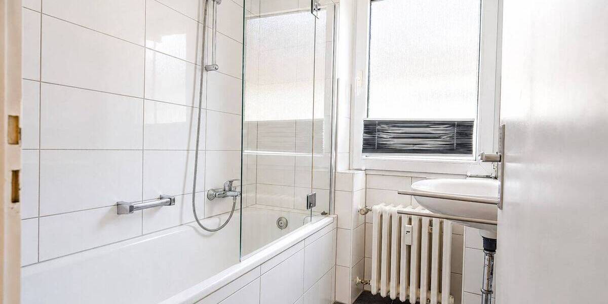 Etagenwohnung Krefeld Bockum - 3 Zimmer, 107 m&sup2;, 990&euro; | Angebot:26740807