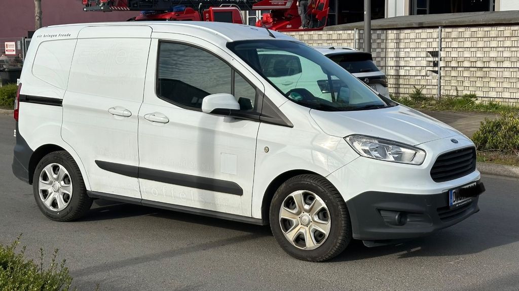 Ford Transit Courier 84.000 km 6.990 &euro; Neuss 41460