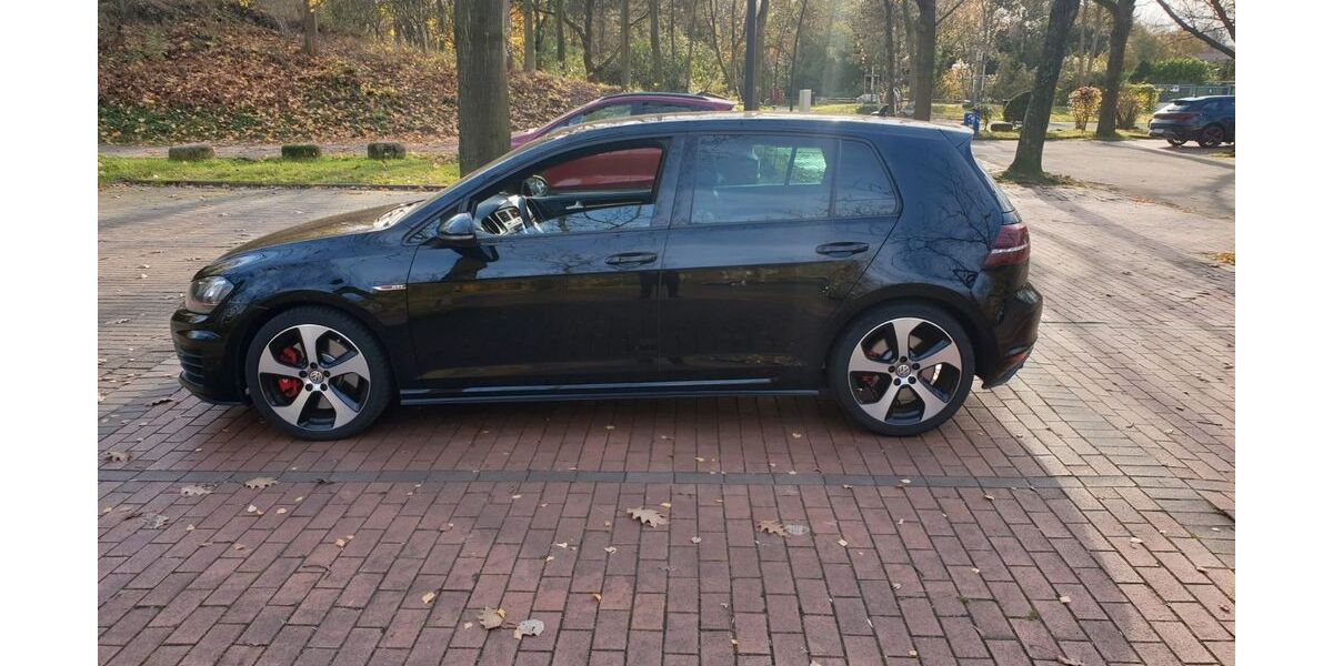 VW Golf 140.000 km 17.500 &euro; Duisburg 47179