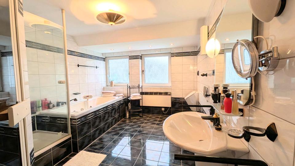 Mehrfamilienhaus, Wohnhaus Essen Stadtbezirk III - 679.000&euro; | Angebot:24364476