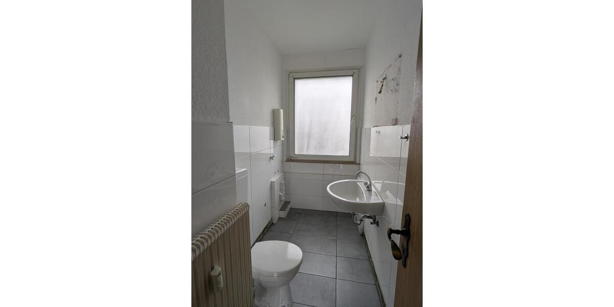 Etagenwohnung Duisburg Hamborn - 5 Zimmer, 95 m&sup2;, 749&euro; | Angebot:25743427