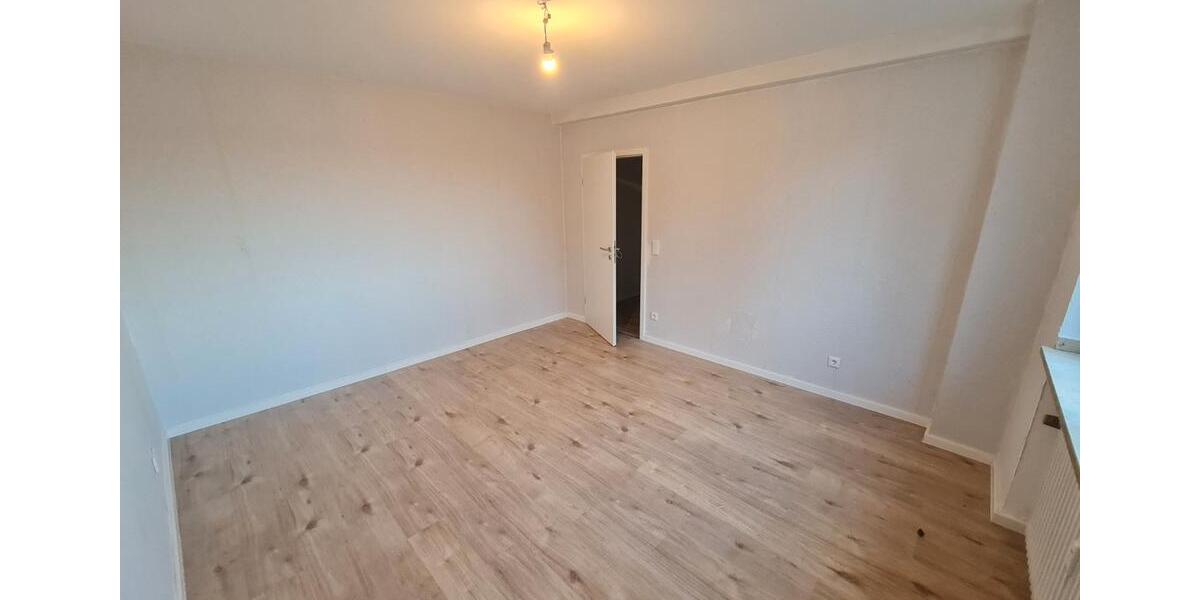 Etagenwohnung Krefeld Cracau - 3 Zimmer, 73 m&sup2;, 775&euro; | Angebot:26697782