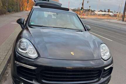 Porsche Cayenne 225.000 km 26.775 &euro; Düsseldorf 40468