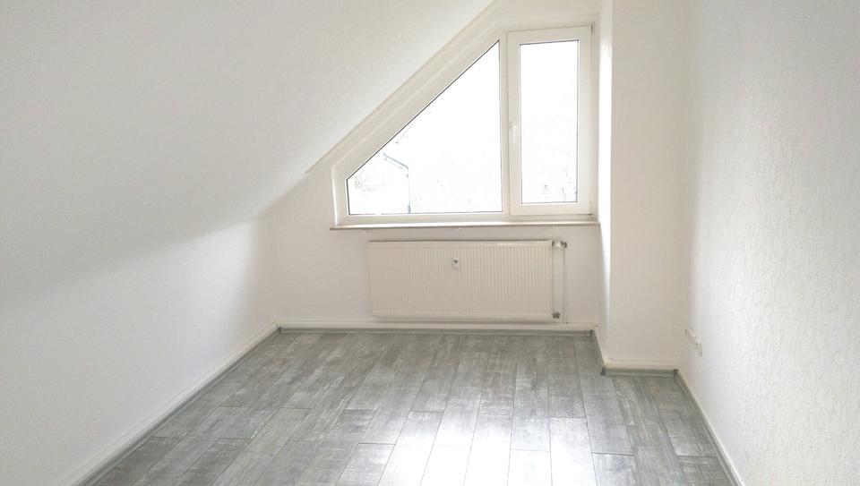 Dachgeschoßwohnung Essen Stadtbezirk IV - 3 Zimmer, 84 m&sup2;, 585&euro; | Angebot:25918030