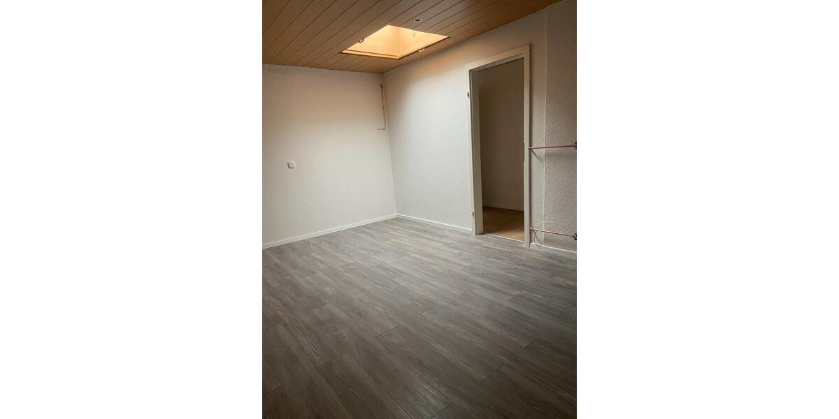 Etagenwohnung Dinslaken Lohberg - 2 Zimmer, 90 m&sup2;, 1.178&euro; | Angebot:25616604