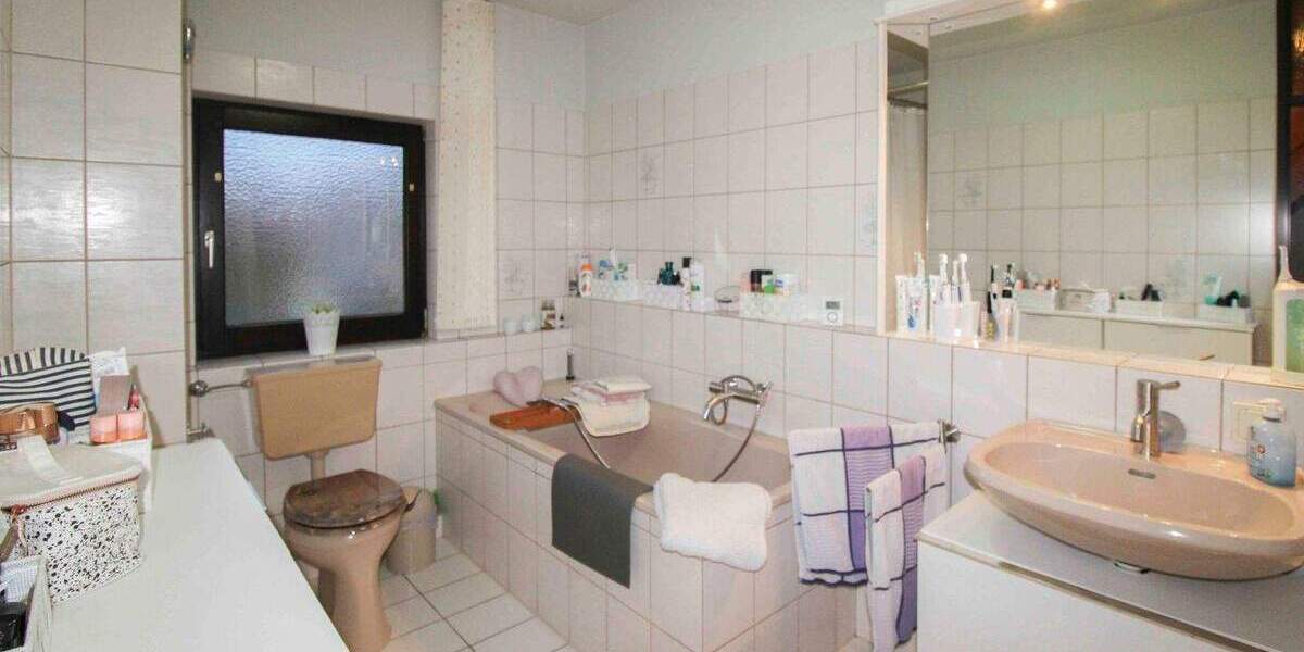 Reihenmittelhaus Duisburg Neumühl - 4 Zimmer, 110 m&sup2;, 255.000&euro; | Angebot:25691490