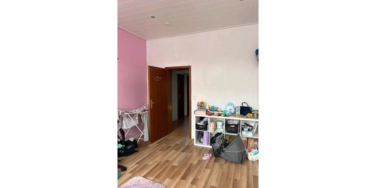Etagenwohnung Duisburg Mittelmeiderich - 3 Zimmer, 85 m&sup2;, 820&euro; | Angebot:25838651