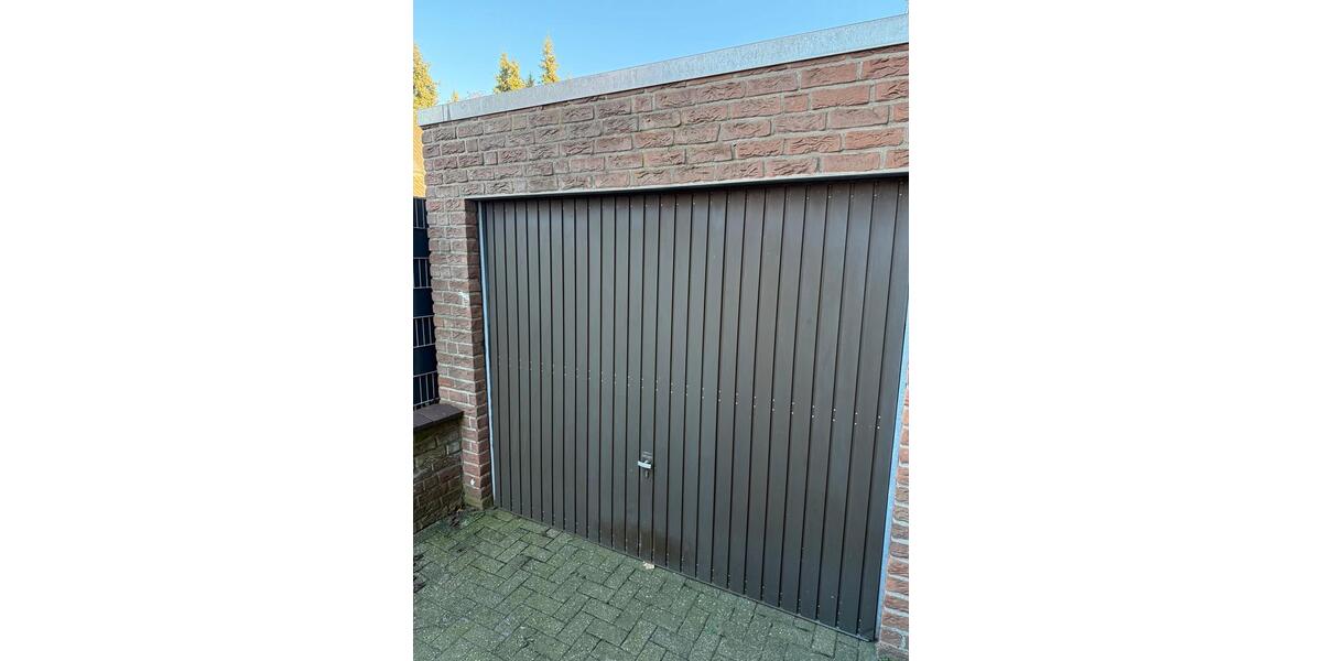 Dachgeschoßwohnung Grefrath - 4 Zimmer, 120 m&sup2;, 1.200&euro; | Angebot:25365398