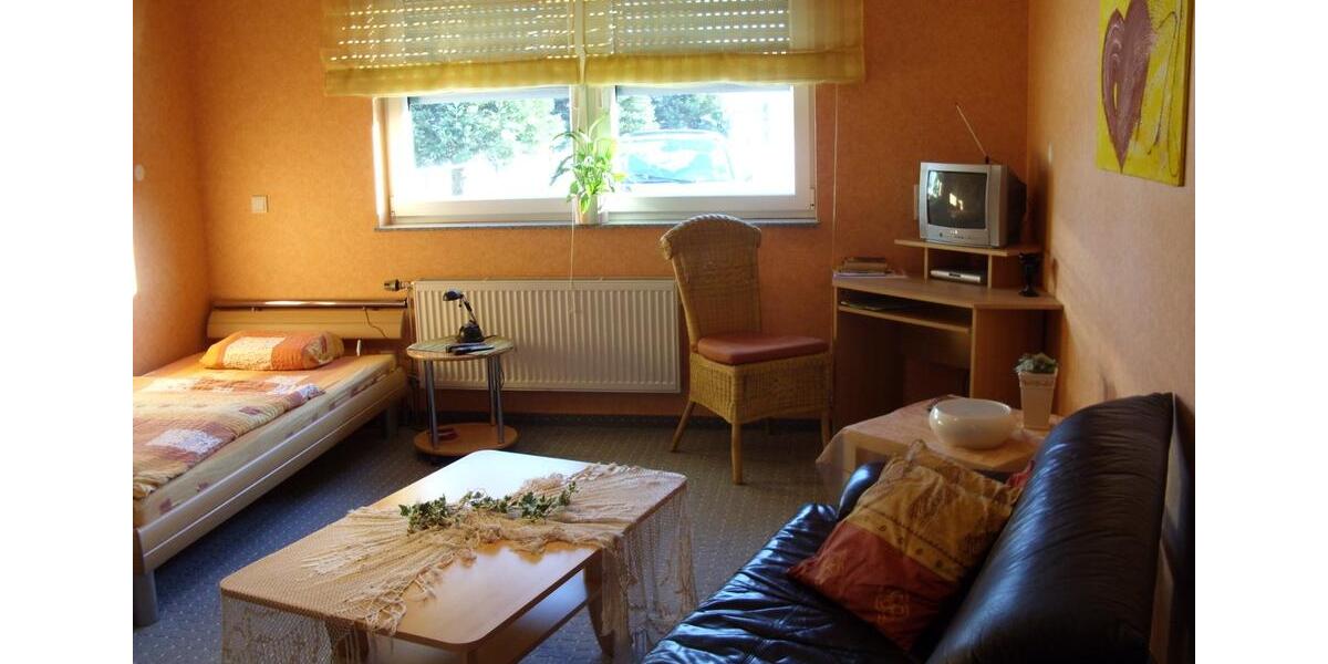 Erdgeschoßwohnung Krefeld Gellep-Stratum - 1 Zimmer, 28 m&sup2;, 495&euro; | Angebot:25962515