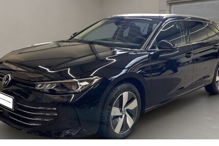 VW Passat Variant 5.000 km 45.888 &euro; Krefeld 47805