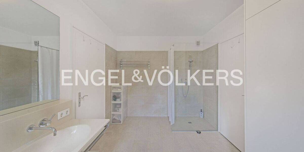 Mehrfamilienhaus, Wohnhaus Krefeld Cracau - 8 Zimmer, 256 m&sup2;, 3.200&euro; | Angebot:26364144