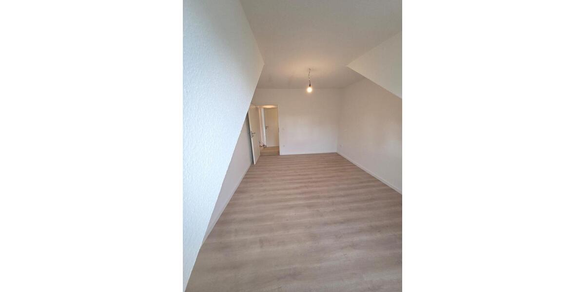 Dachgeschoßwohnung Duisburg Rheinhausen - 2 Zimmer, 45 m&sup2;, 360&euro; | Angebot:26689646