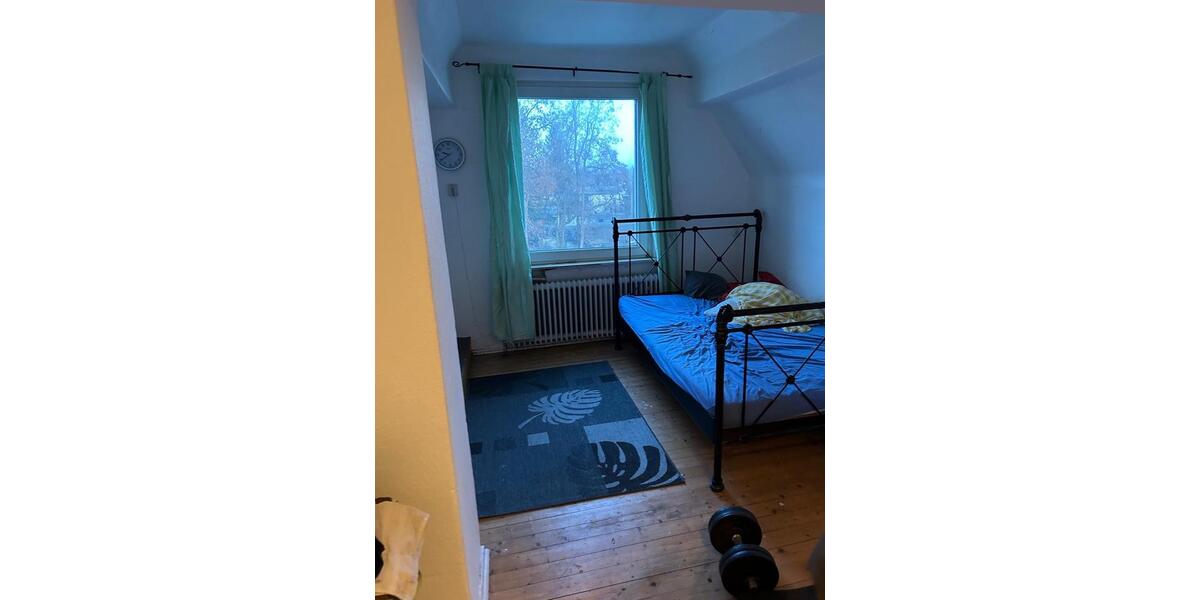 Dachgeschoßwohnung Oberhausen Alstaden - 6 Zimmer, 140 m&sup2;, 190.000&euro; | Angebot:26754336