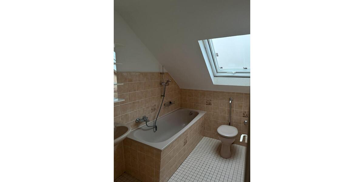 Dachgeschoßwohnung Essen Stadtbezirk III - 2 Zimmer, 46 m&sup2;, 560&euro; | Angebot:25723639