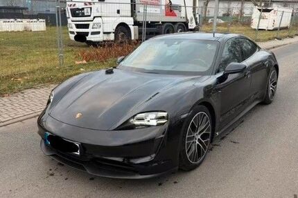 Porsche Taycan 18.000 km 69.000 &euro; Duisburg 47167