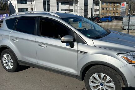 Ford Kuga 83.000 km 10.880 &euro; Duisburg 47138