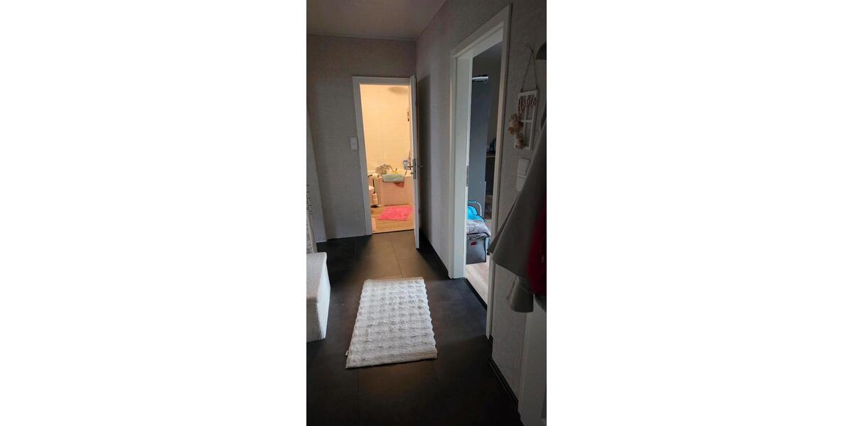 Etagenwohnung Duisburg Mittelmeiderich - 2.5 Zimmer, 70 m&sup2;, 720&euro; | Angebot:25974984