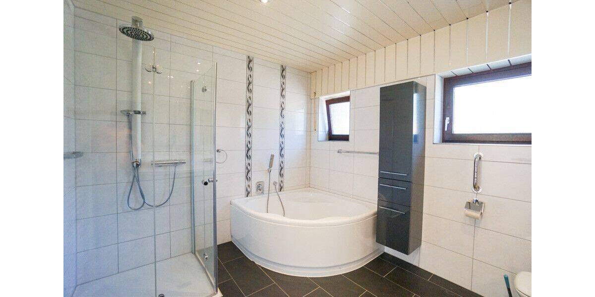 Mehrfamilienhaus, Wohnhaus Rheinberg Wallach - 6 Zimmer, 200 m&sup2;, 385.000&euro; | Angebot:26502604
