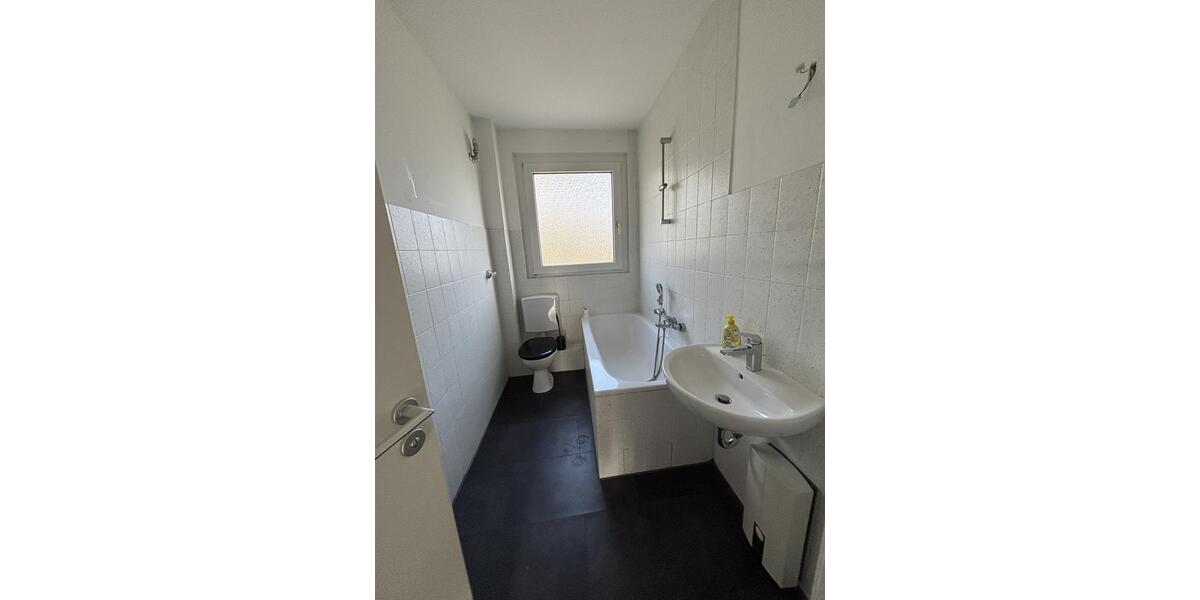 Etagenwohnung Essen Stadtbezirk VI - 3.5 Zimmer, 63 m&sup2;, 489&euro; | Angebot:25958496