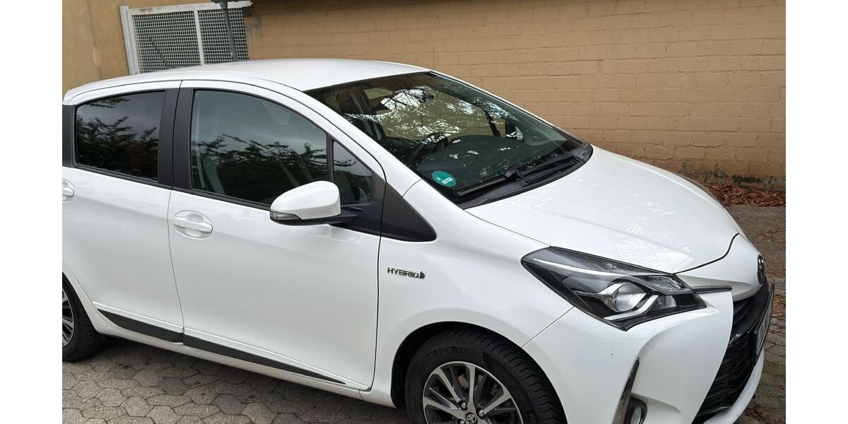 Toyota Yaris 49.000 km 14.000 &euro; Düsseldorf 40476