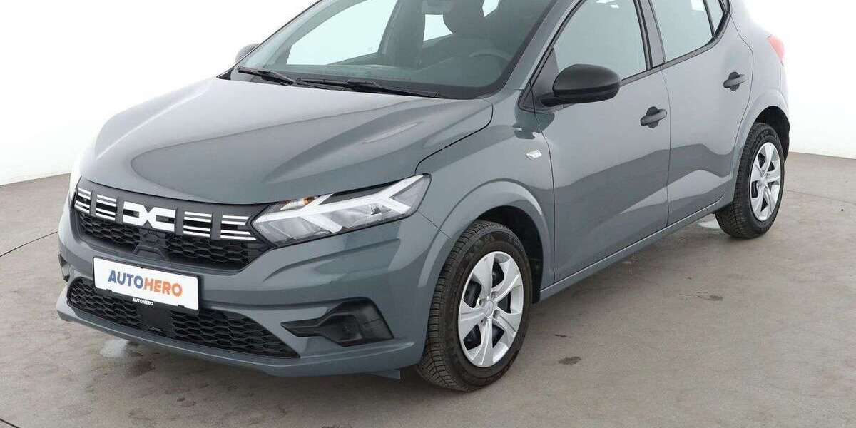 Dacia Sandero 4.453 km 12.890 &euro; Essen 45141