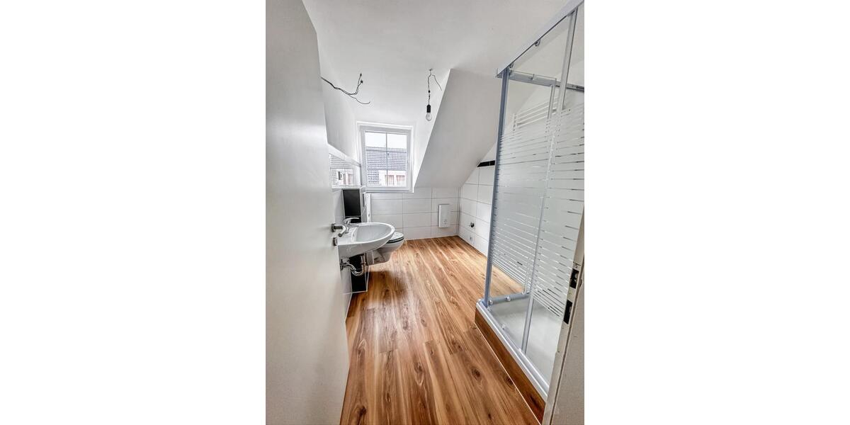 Dachgeschoßwohnung Krefeld Benrad - 3 Zimmer, 77 m&sup2;, 810&euro; | Angebot:24751085