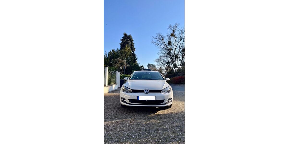 VW Golf 112.800 km 9.900 &euro; Düsseldorf 40593