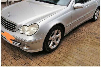 Mercedes-Benz C 180 96.000 km 6.500 &euro; Essen 45359
