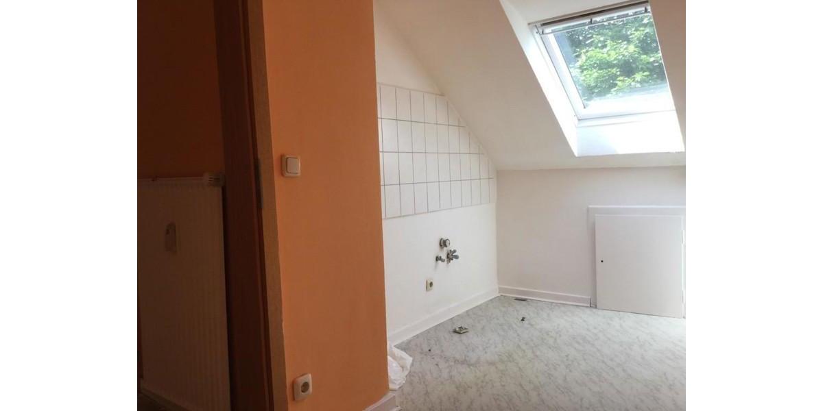 Dachgeschoßwohnung Essen Stadtbezirk IV - 2.5 Zimmer, 43 m&sup2;, 440&euro; | Angebot:25909452