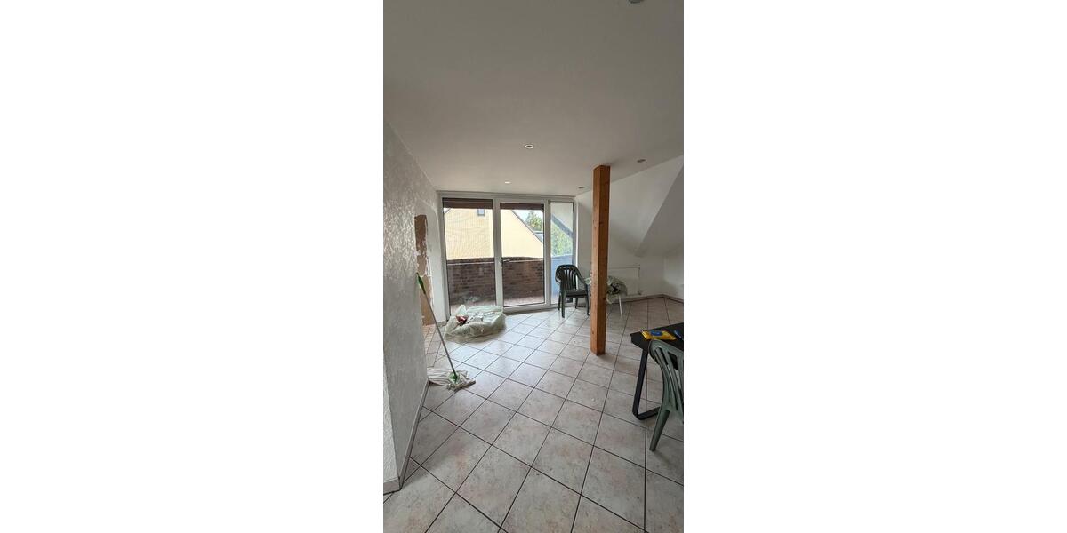 Dachgeschoßwohnung Oberhausen Schmachtendorf - 3.5 Zimmer, 95 m&sup2;, 1.200&euro; | Angebot:26603573