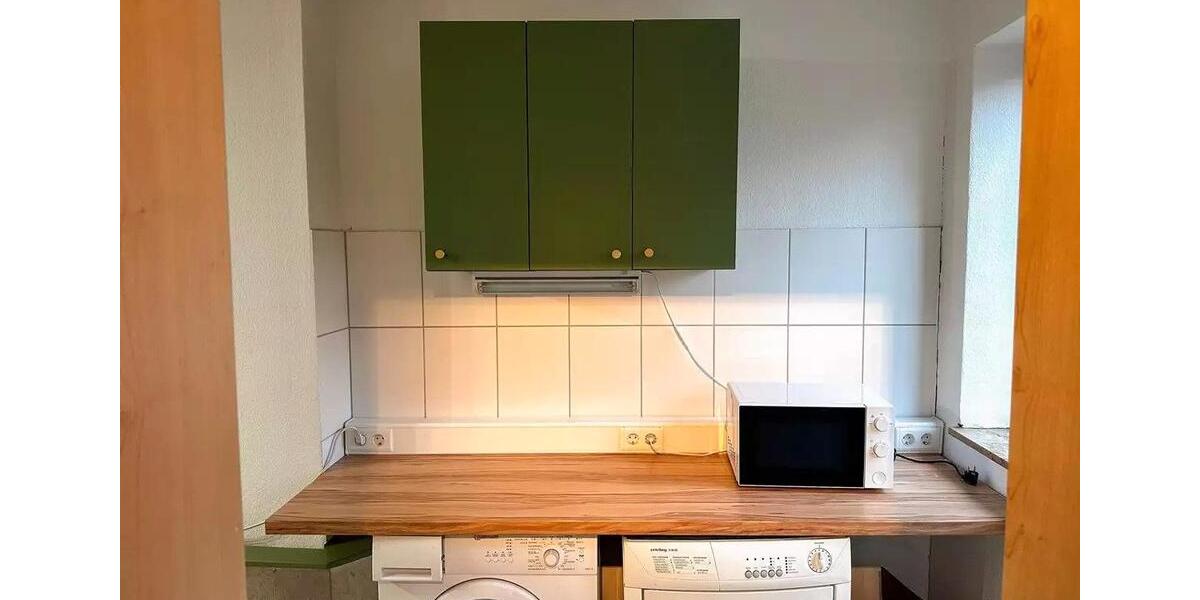 Dachgeschoßwohnung Essen Stadtbezirk VI - 15 Zimmer, 141 m&sup2;, 450&euro; | Angebot:25976744