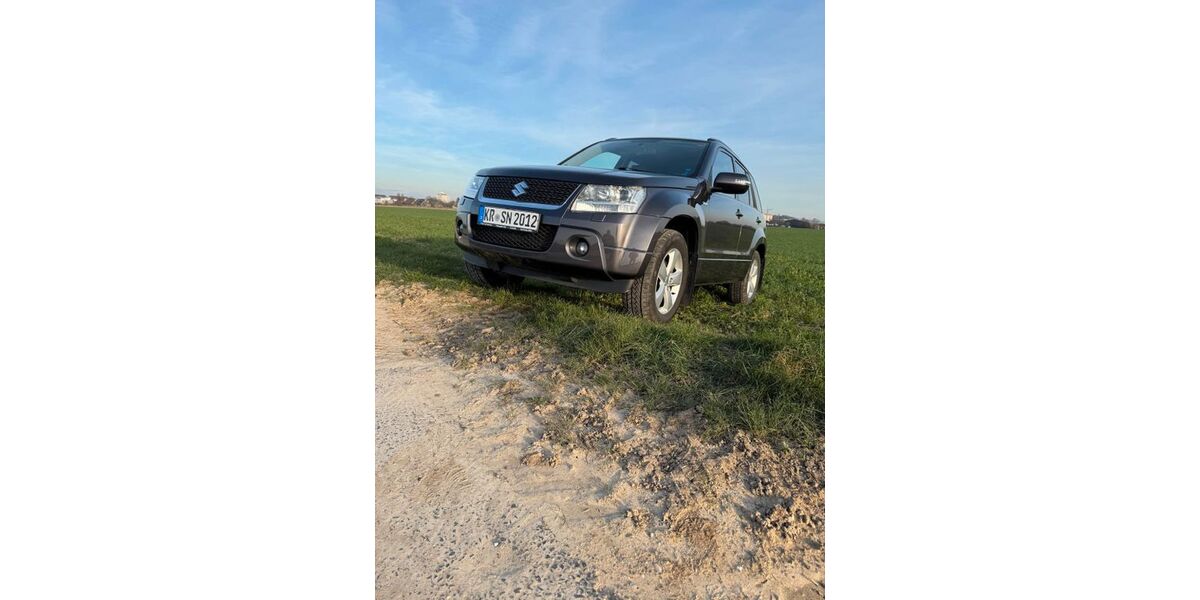 Suzuki Grand Vitara 129.000 km 8.150 &euro; Krefeld 47805