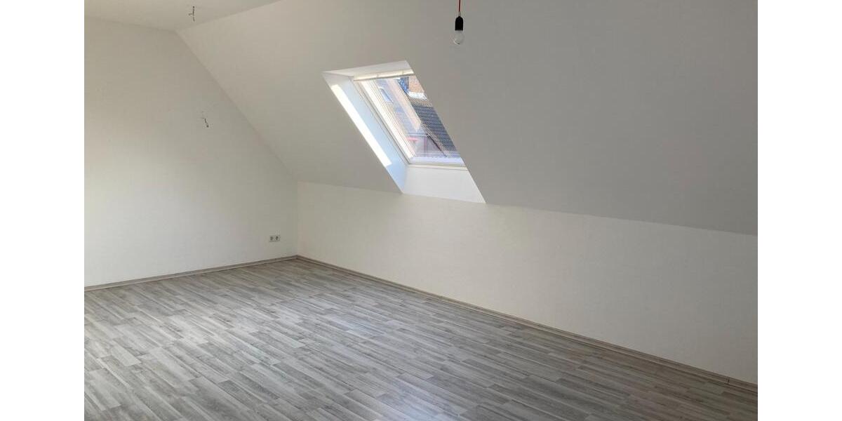 Dachgeschoßwohnung Ratingen Tiefenbroich - 2 Zimmer, 60 m&sup2;, 700&euro; | Angebot:25932966