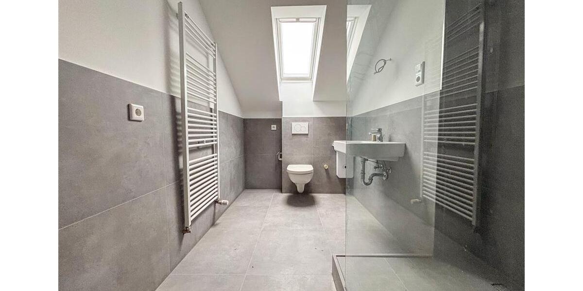 Dachgeschoßwohnung Düsseldorf Stadtbezirk 5 - 3 Zimmer, 68 m&sup2;, 1.120&euro; | Angebot:26689640